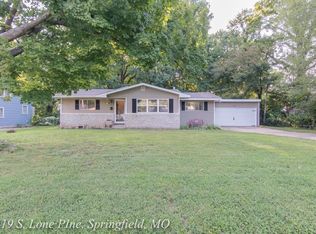 1319 S Lone Pine Ave, Springfield, MO 65804