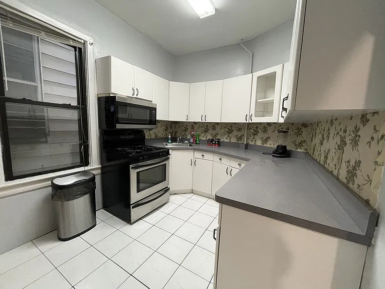 802 Pavonia Ave #A — Photo 3