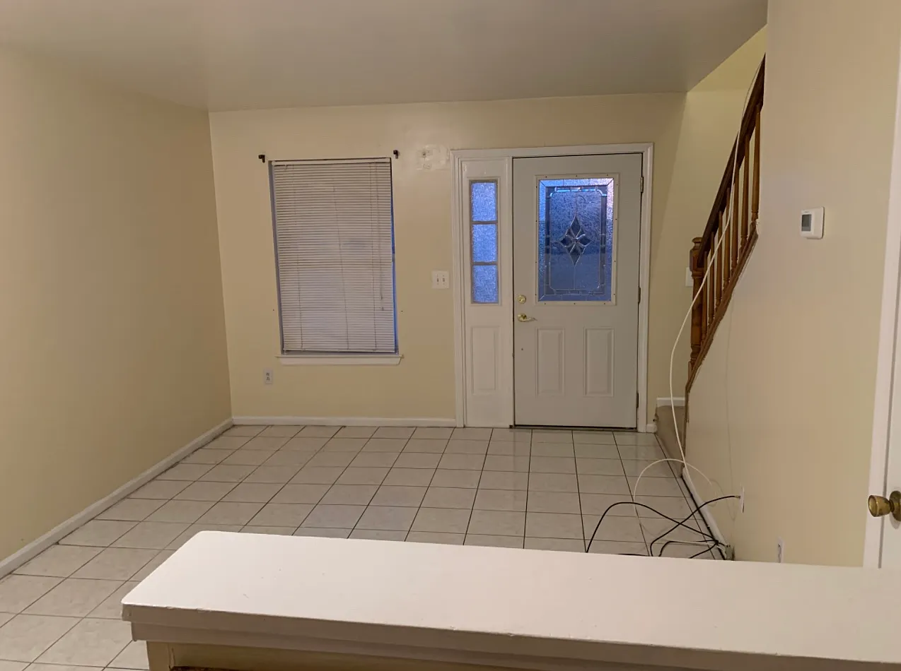 2 bed, 875 sqft, $2,500 — Photo 2