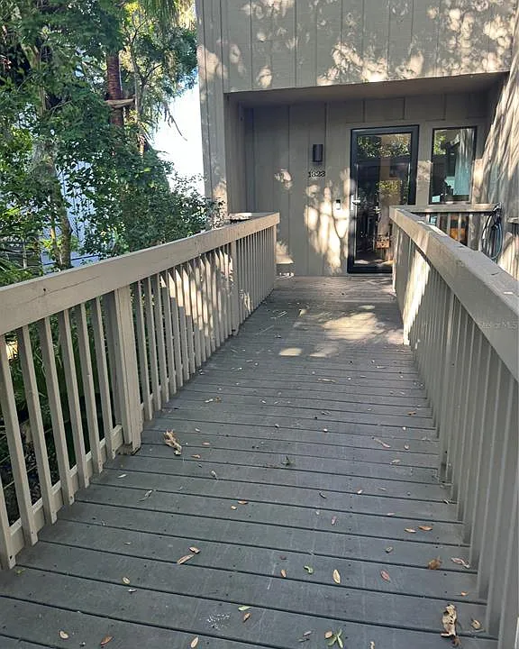 1323 Landings Dr #12