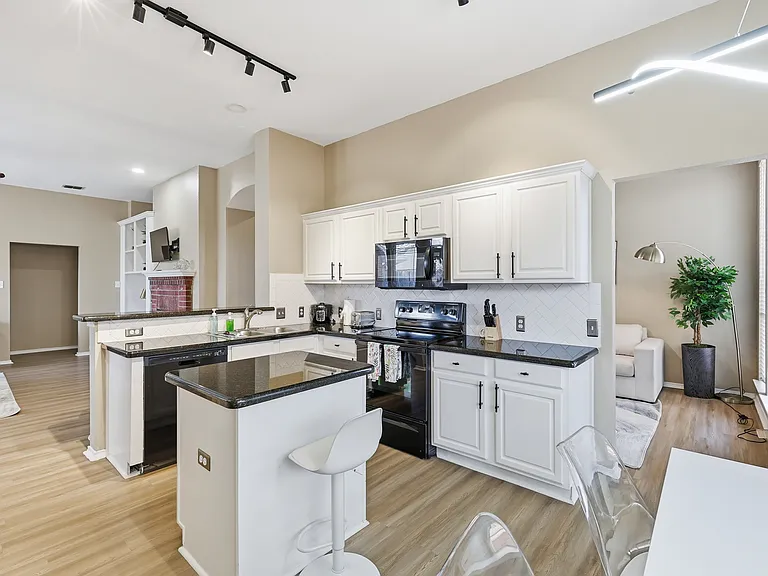 11304 Amber Valley Dr — Photo 15