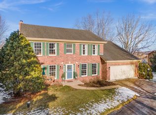 3N887 S Bridle Creek Dr, Saint Charles, IL 60175