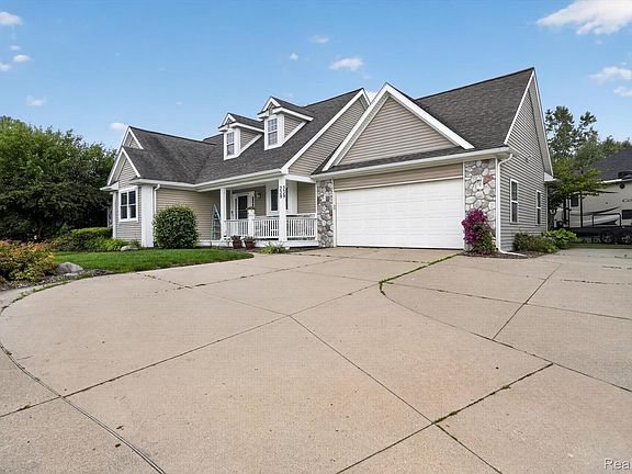 2nd image of 339 Wildflower Ln