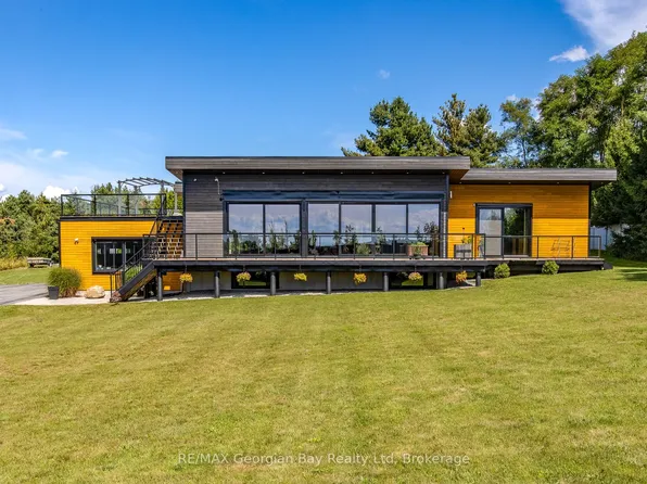 165 Wilson Rd, Tiny, ON L4R 4K4