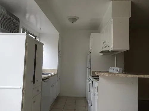 324 S Saint Andrews Pl #303A — Photo 8