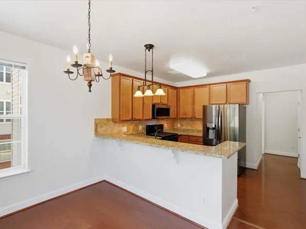 9204 Charleston Dr Unit 207, Manassas, VA 20110