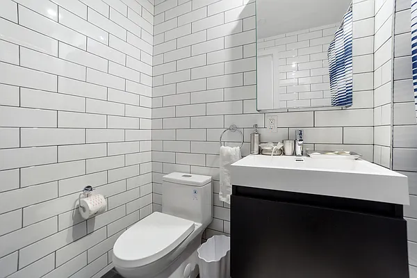 Rented by Compass | media 25