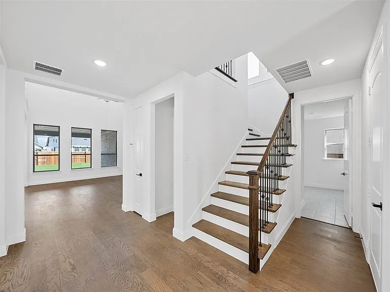 4280 Mill Pond Dr — Photo 24
