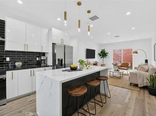 7334 1/2 Owensmouth Ave, Canoga Park, CA 91303