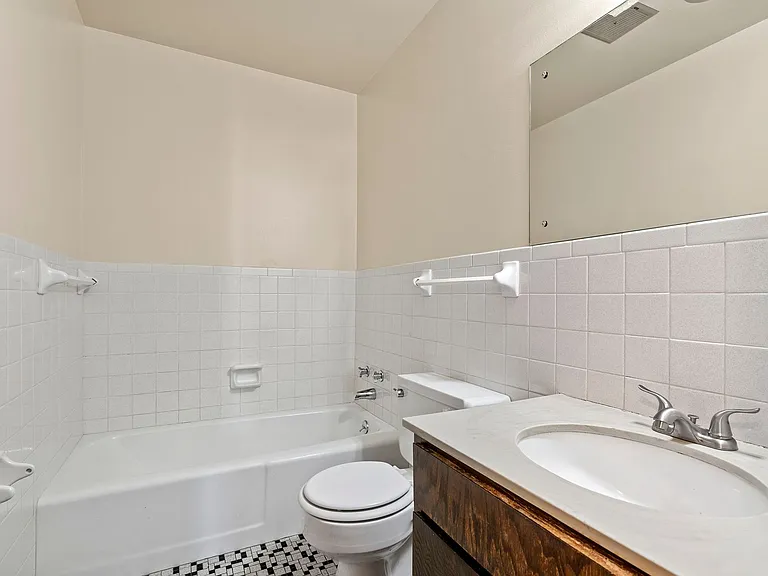 Cedarwood West Apartments | 2-Bedroom Apartments — Photo 8