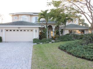 420 Harbor Dr N, Indian Rocks Beach, FL 33785