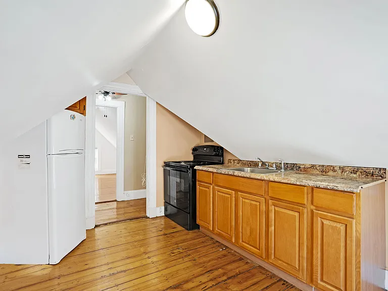 49 Elmore St #3 — Photo 7