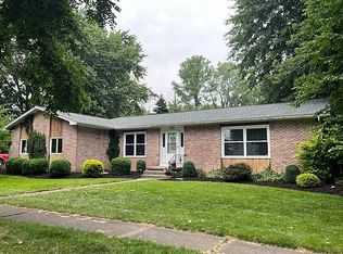 223 Cottonwood Dr, Williamsville, NY