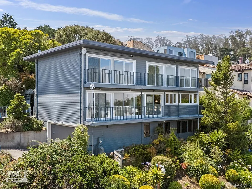2 Glenbrook Ave
