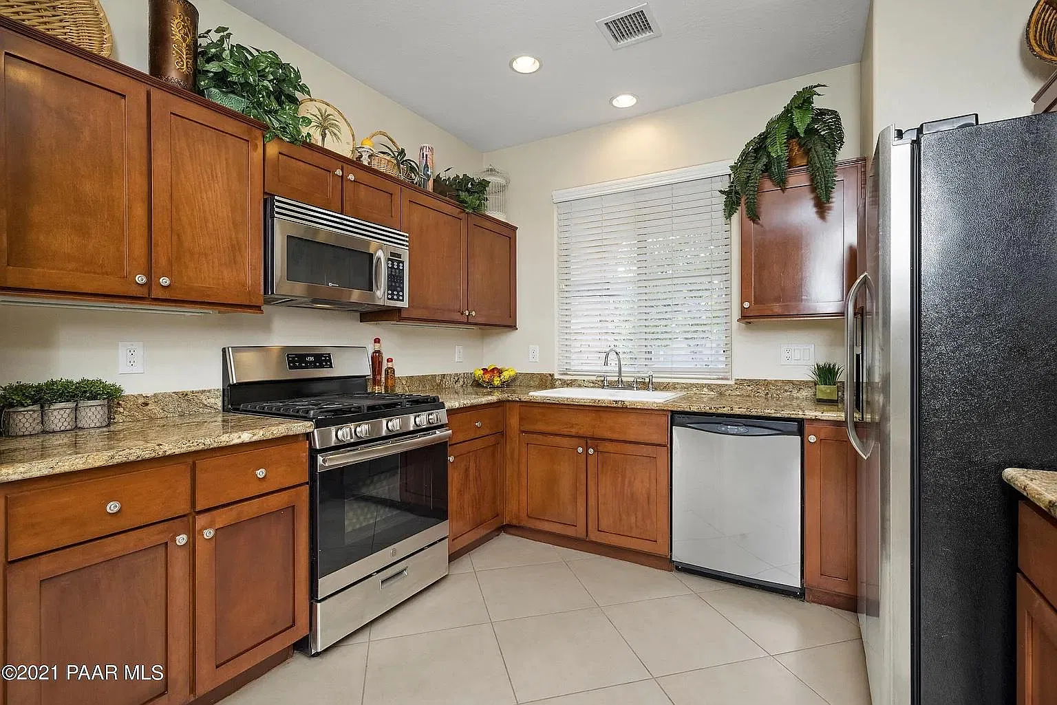 3 bed, 1734 sqft, $2,389 — Photo 3