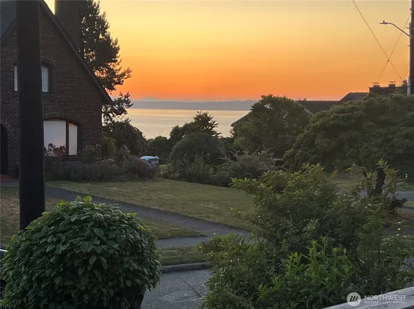 6828 35th Avenue NW, Seattle, WA 98117