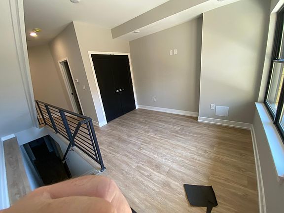 2nd image of 2104 Annin St #B