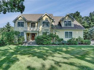 9 Buena Vista Ave, Cortlandt Manor, NY 10567