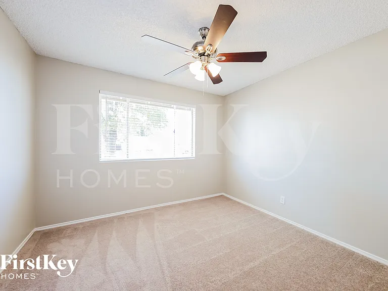 5240 W Hatcher Rd — Photo 12