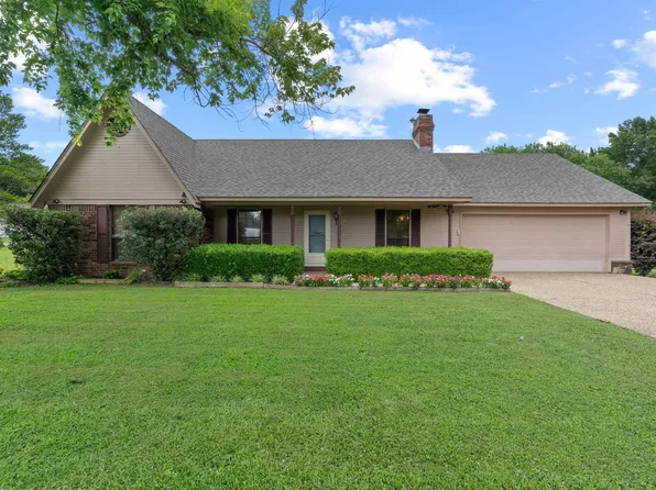 10 Broadmoor Cv, Cabot, AR 72023