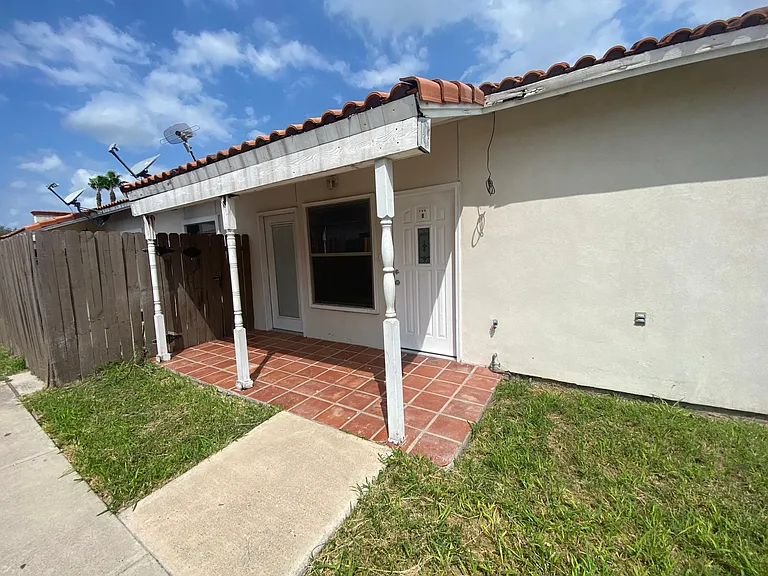 306 Pacific Ave — Photo 15