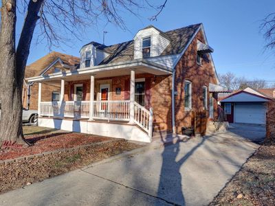 6135 N Ozark Ave, Chicago, IL, 60631