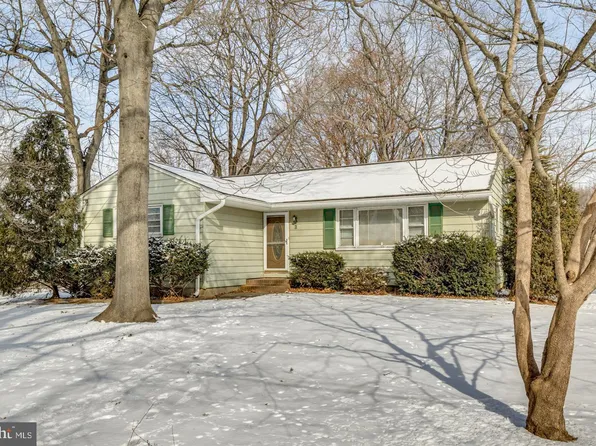 6 Echo Ave, Moorestown, NJ 08057