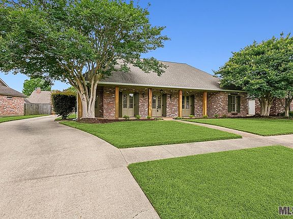 3rd image of 3945 Lake Ct