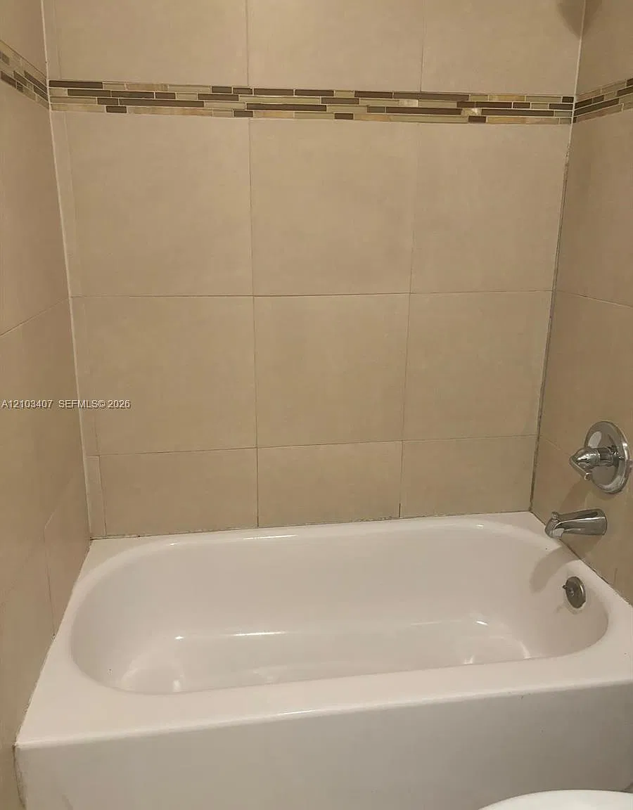 Villas De Marbella Condo — Photo 2