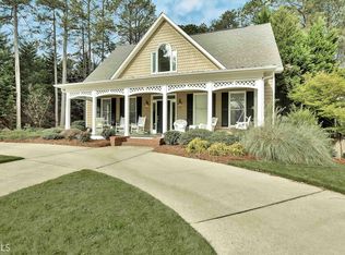 101 Honeysuckle Ln, Peachtree City, GA