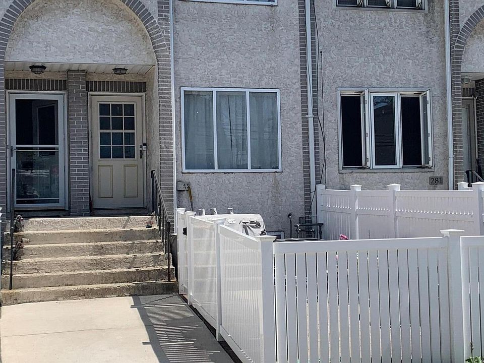 1st image of 279 Loretto St
