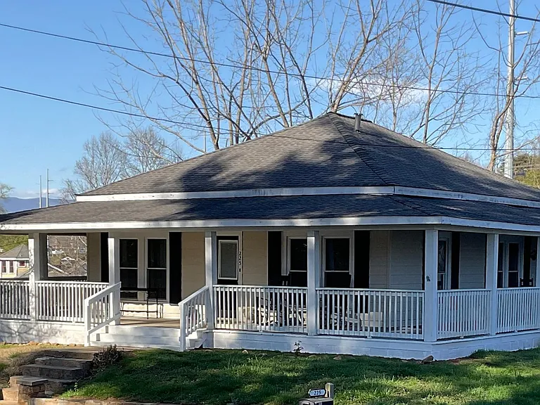 225 Rice St — Photo 2