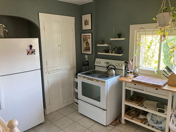 5th image of 1823 E Marion St