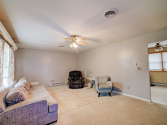 3rd image of 107 N Marty Dr