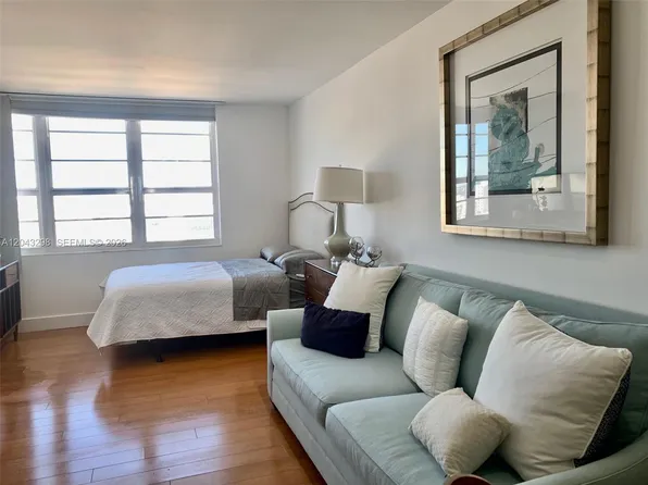 100 Lincoln Rd, Miami Beach, FL