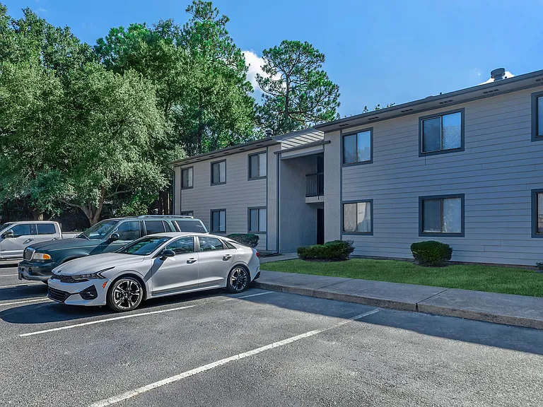 Treetop Apartments — Photo 16