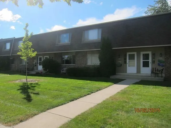 146 W Falls Rd, Grafton, WI 53024