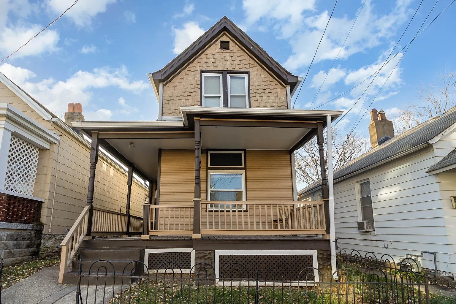 1919 Pine St photo 1