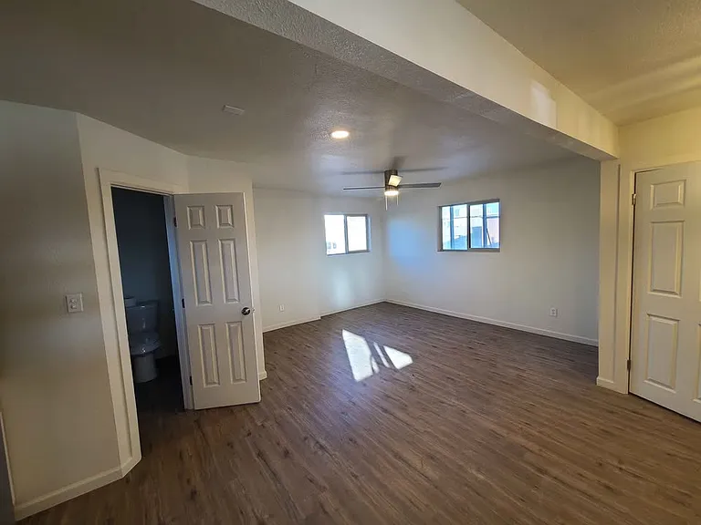 5609 Venezuela Rd #2 — Photo 2