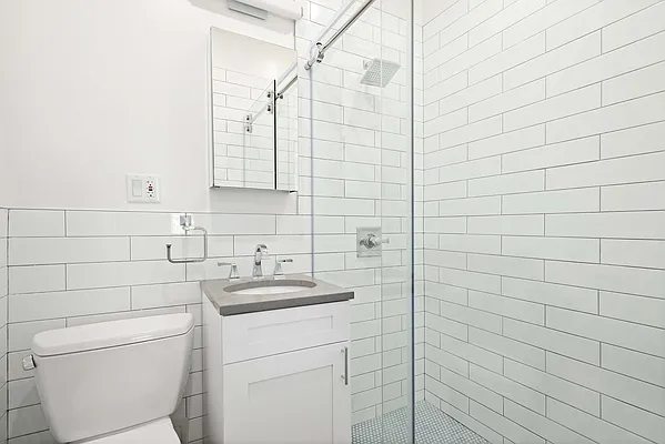 Rented by Cooper & Cooper Real Estate | media 17