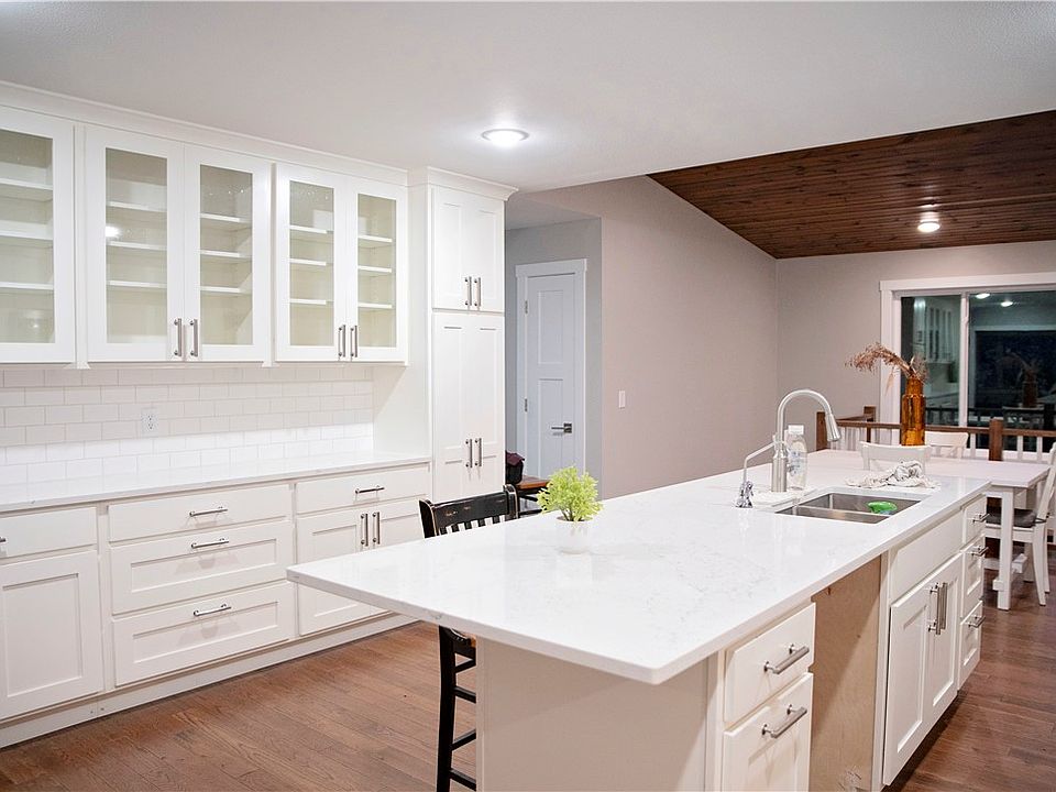 2nd image of 3467 Curvue Road