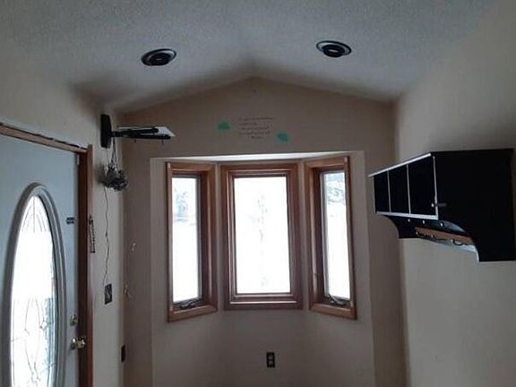 5th image of 26672 Feriday Ave