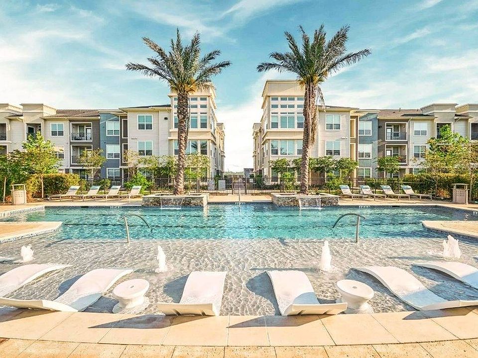 Luxury Pool
