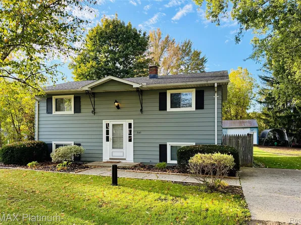 3145 Rolston Rd, Fenton, MI 48430