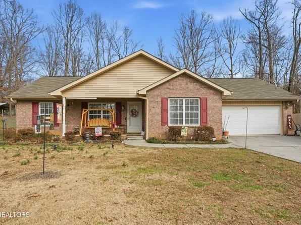 3927 Glen Oaks Dr, Maryville, TN 37804