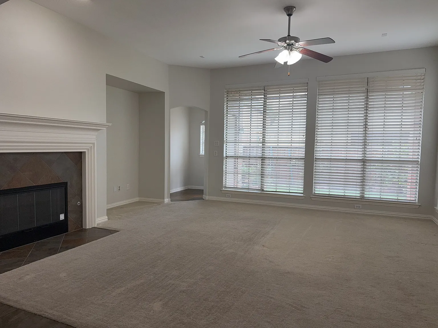 4 bed, 3633 sqft, $3,500 — Photo 3