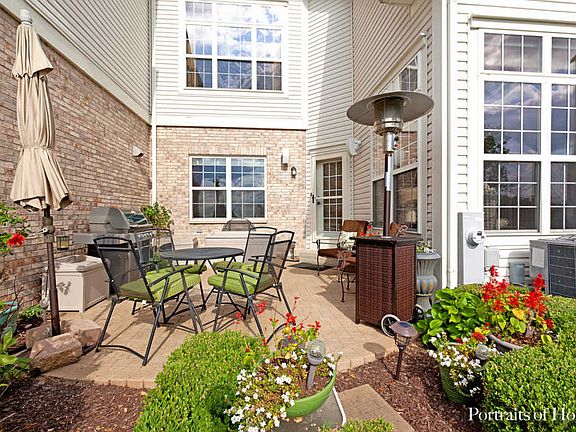 3rd image of 11927 S Winterberry Ln