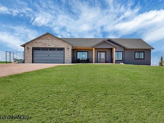 4th image of 22869 Gateway Dr