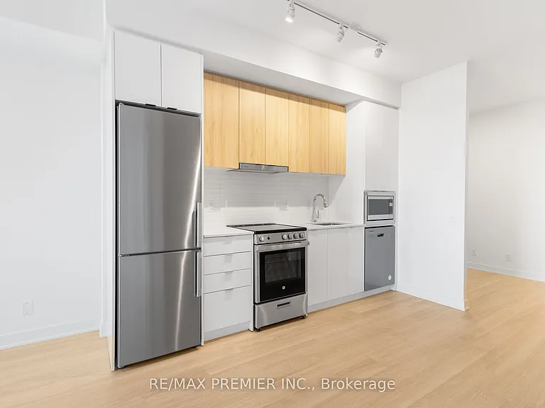 30 Upper Mall Way #909 — Photo 19