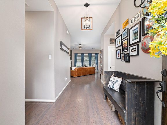 4th image of 9902 Indian Rill Ct
